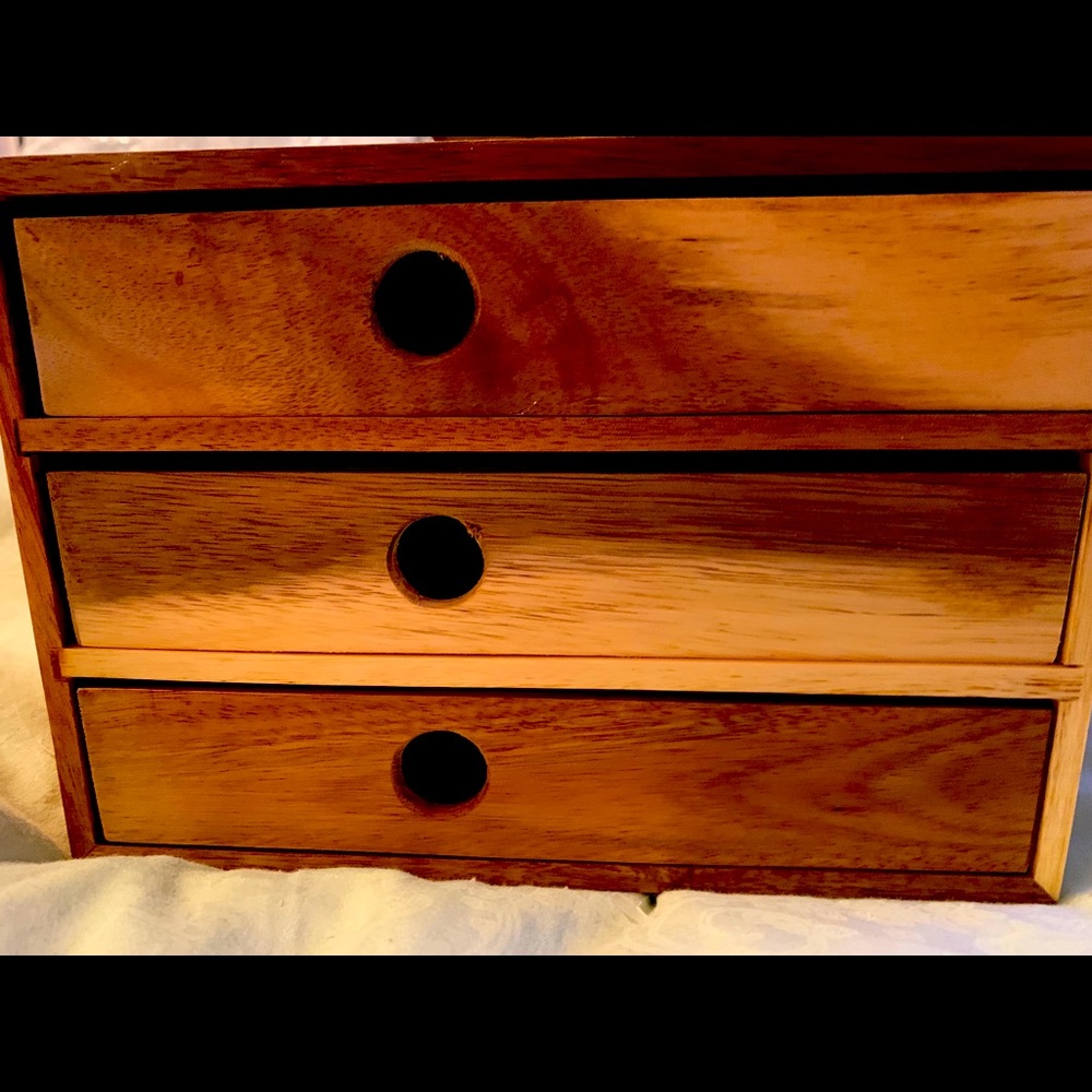 Essential oils or jewelry wooden new  box holder. Must have!